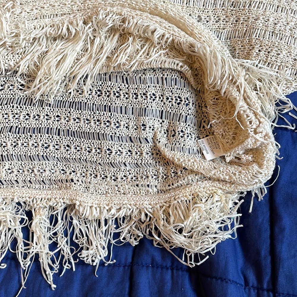 Fringed Top - Picture 6 of 6
